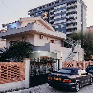 Mehmeti , Wlora Albania